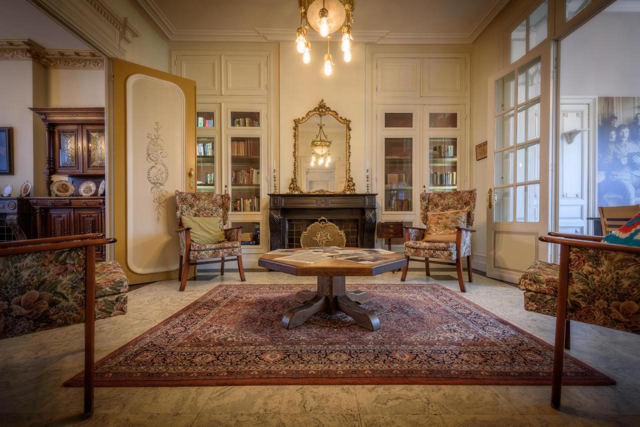 Отель Talbot House Поперинге Экстерьер фото