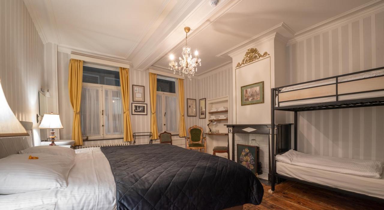 Отель Talbot House Поперинге Экстерьер фото